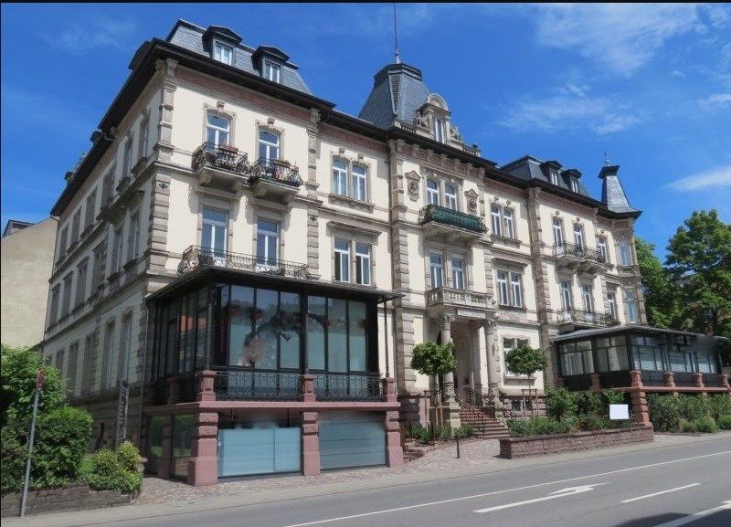Коммерческая недвижимость в Баден-Бадене, Германия, 255 м2 - фото 1.