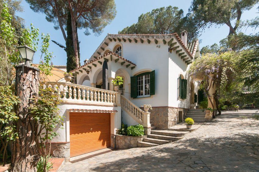 Купить дом в испании барселона как выглядит виза в италию