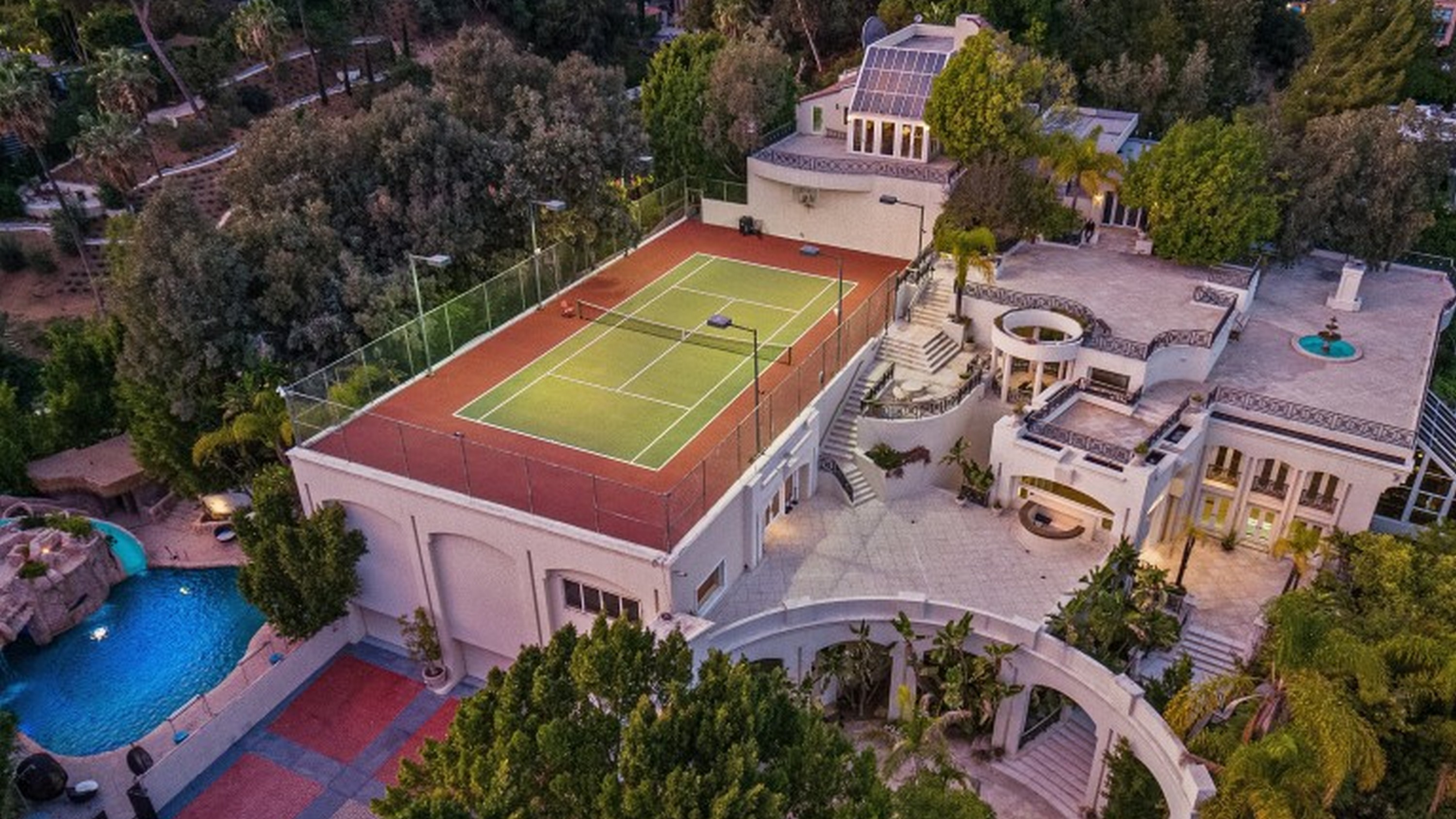 Дом с теннисным кортом купить кредитная ставка в европе