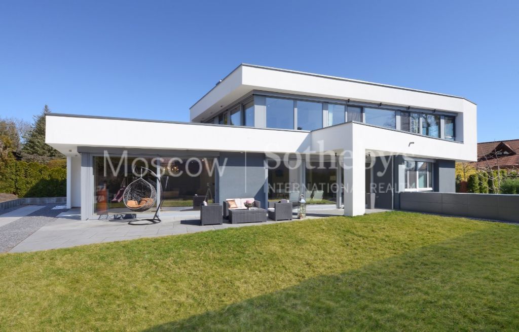 Villa in Pocking, Germany, 272 sq.m - picture 1