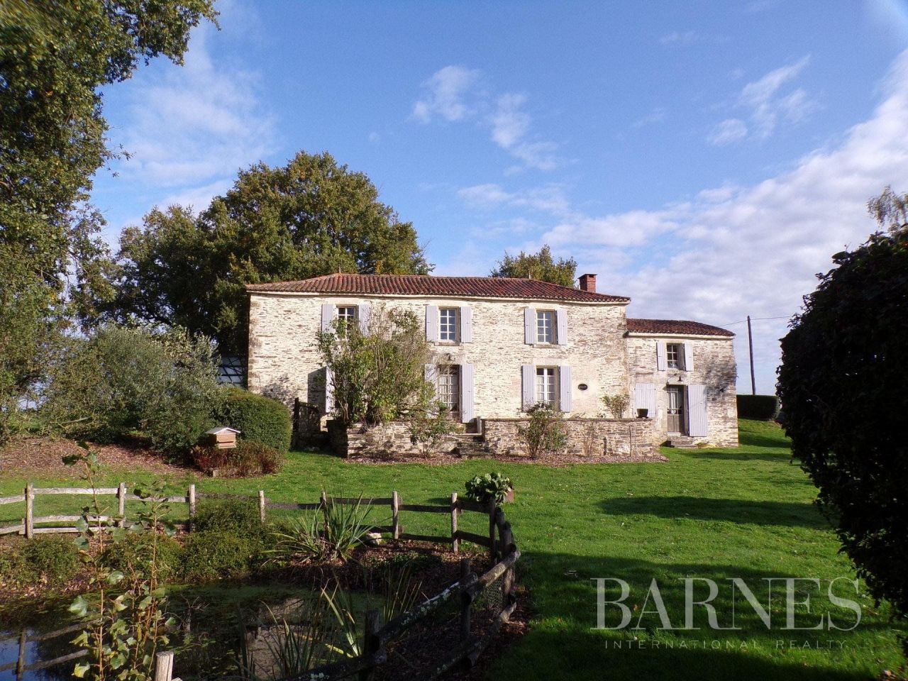 Дом Bazoges-en-Pareds, Франция, 270 м2 - фото 1