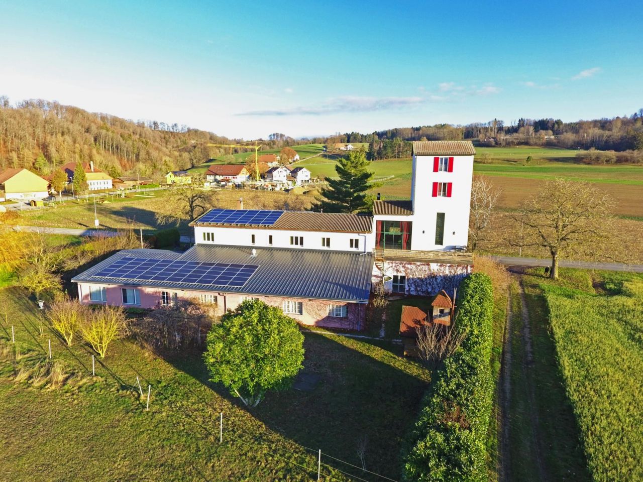 Дом Ogens, Швейцария, 360 м2 - фото 1
