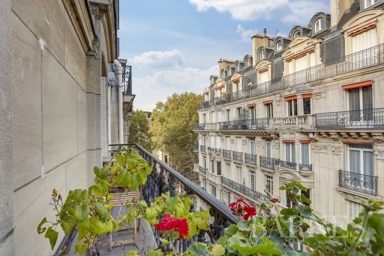 Квартира в 7-ом районе Парижа, Франция, 136.26 м2 - фото 1