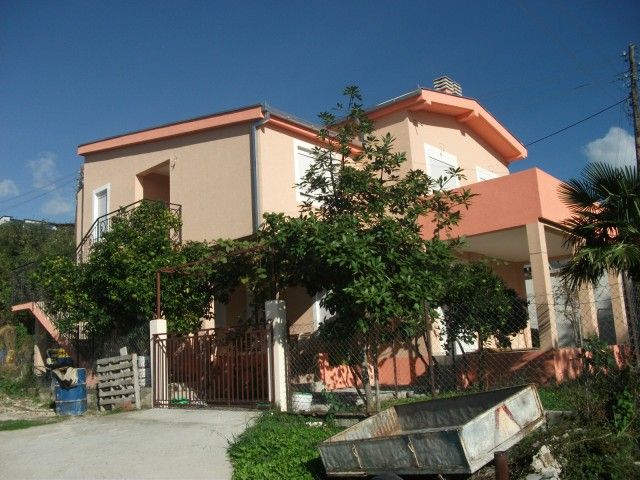 Дом в Шушани, Черногория, 220 м2 - фото 1