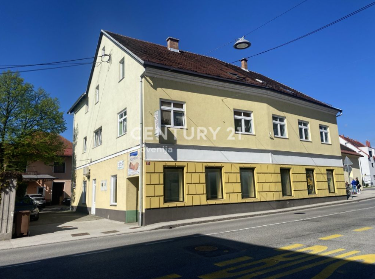 Отель, гостиница в Словенска-Бистрице, Словения, 845 м2 - фото 1