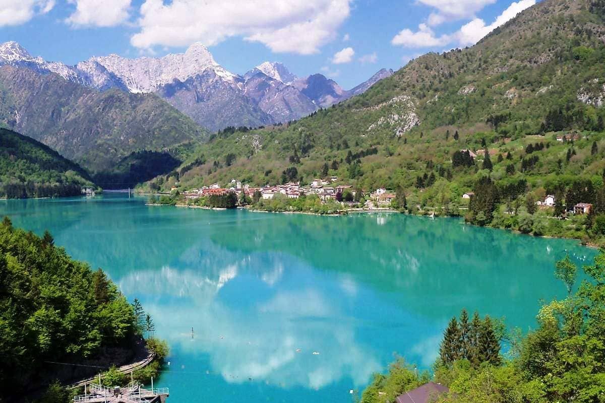 Озеро барчис в италии