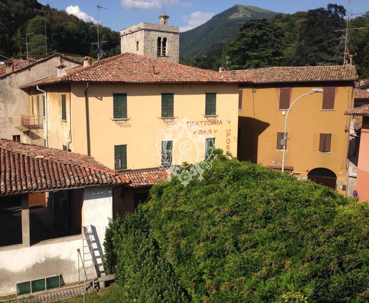 Отель, гостиница в Эрбе, Италия, 920 м2 - фото 1