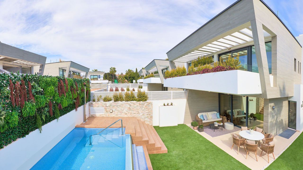 Villa in Marbella, Spain, 504 sq.m - picture 1
