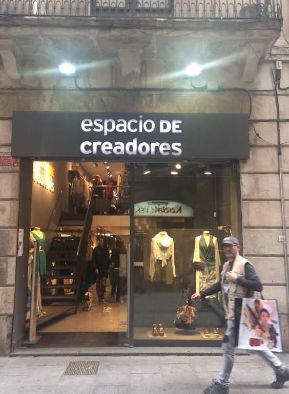 Магазин в Барселоне, Испания, 114 м2 - фото 1