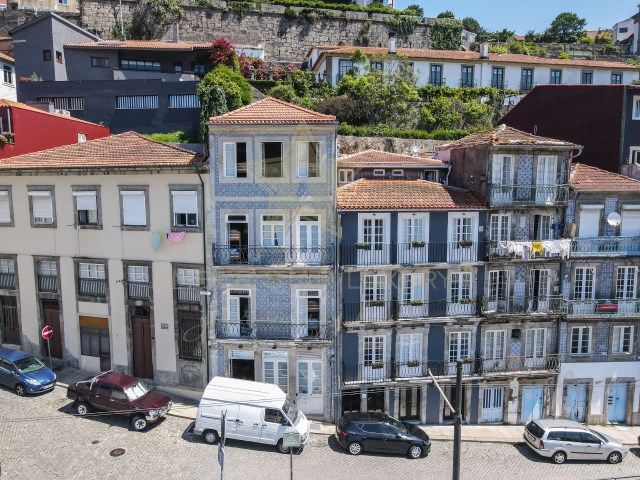 Отель, гостиница в Порту, Португалия, 371 м2 - фото 1
