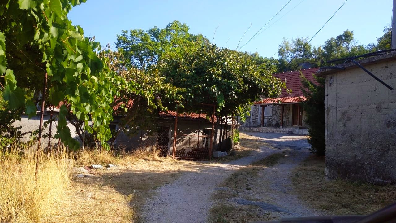 Дом под реконструкцию в Никшиче, Черногория, 69 м2 - фото 1