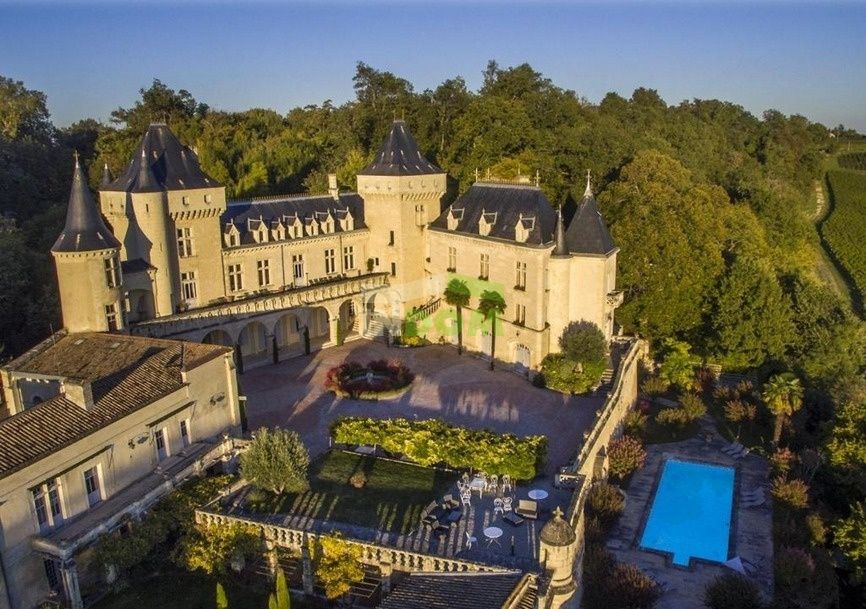 Замок в Бордо, Франция, 1 400 м2 - фото 1