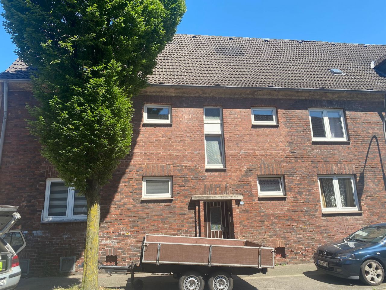 Доходный дом в Дуйсбурге, Германия, 250 м2 - фото 1