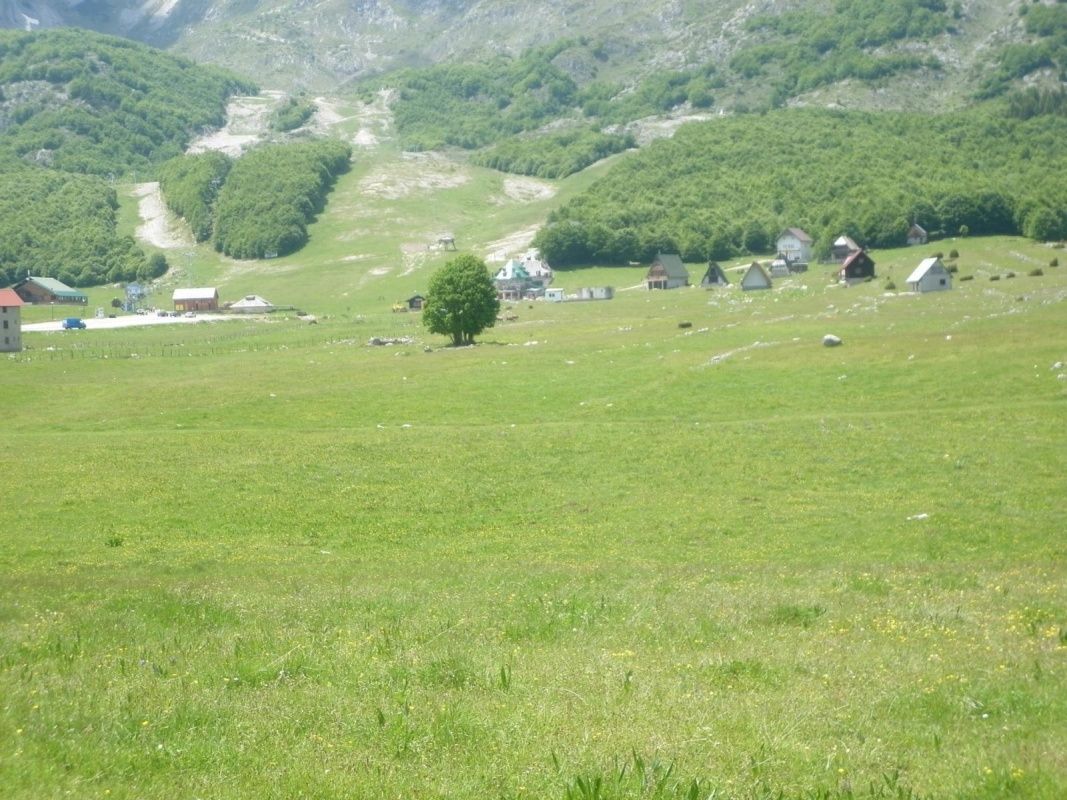Земля в Жабляке, Черногория, 6 327 м2 - фото 1