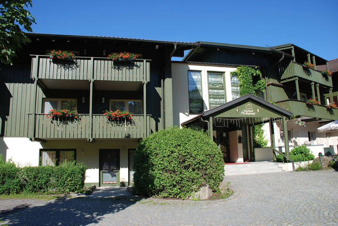 Отель, гостиница в Баварском Лесу, Германия, 400 м2 - фото 1