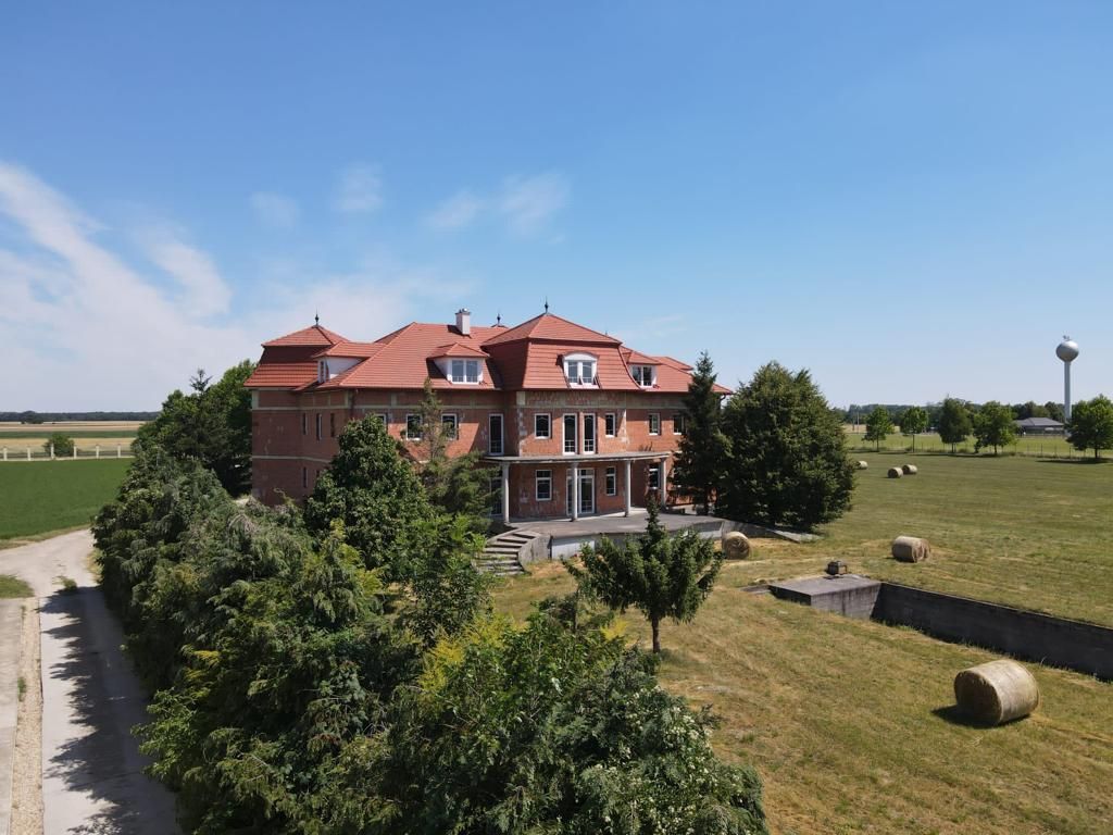 Замок Feketeerdő, Венгрия - фото 1