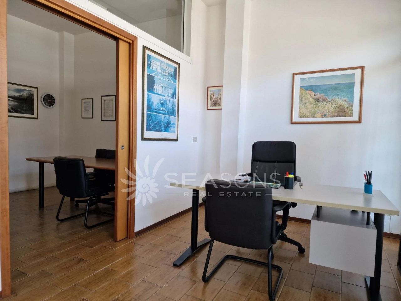 Office Noventa di Piave, Italy, 42 sq.m - picture 1