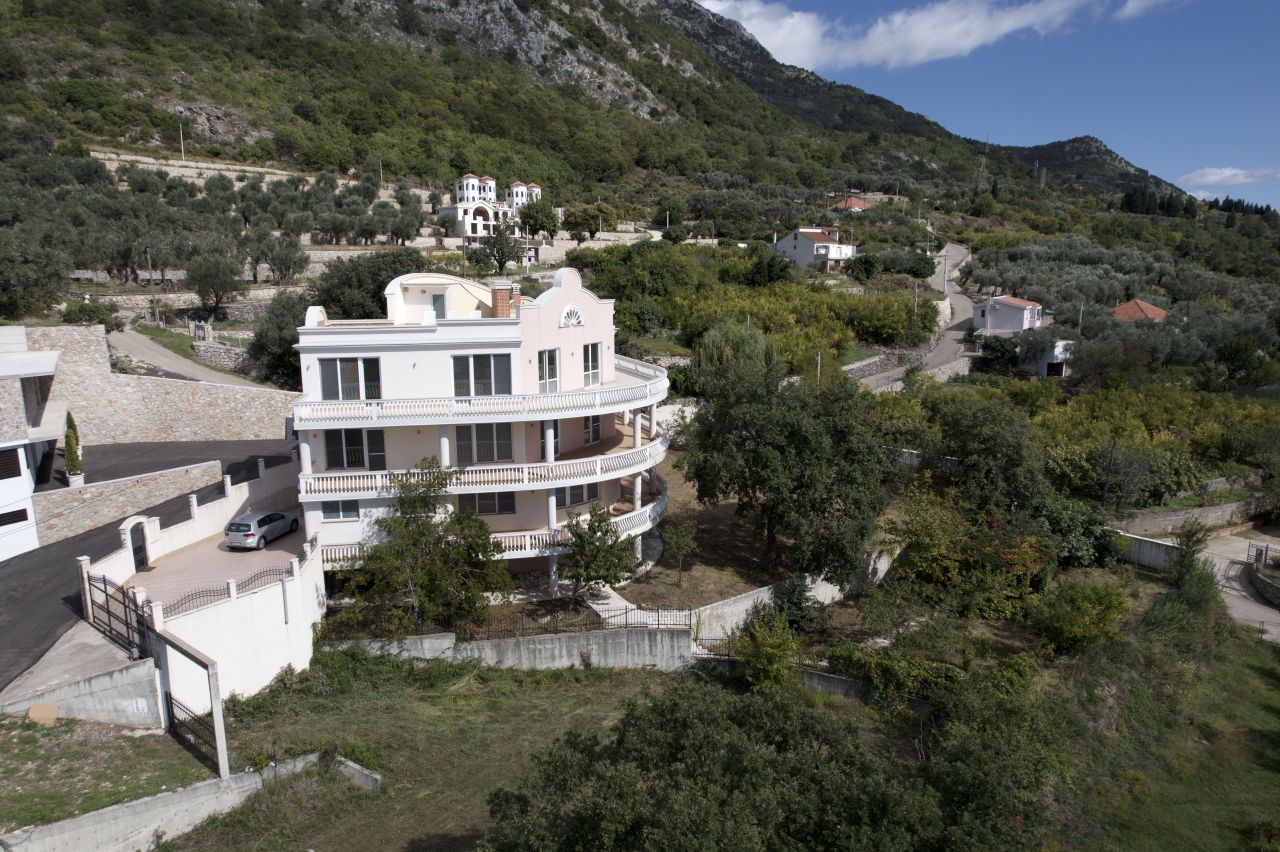Отель, гостиница в Баре, Черногория, 858 м2 - фото 1