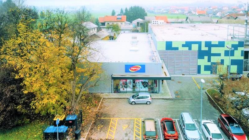 Магазин в Логатеце, Словения, 556 м2 - фото 1
